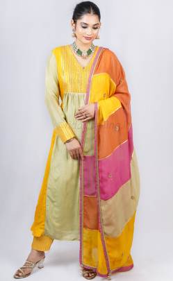 Gotta  Embellish Suit Set