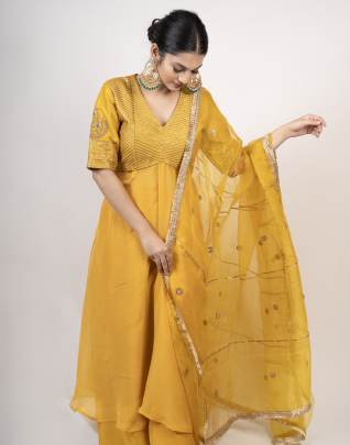 Gotta  Embellish Suit Set